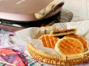 程序结束，金黄诱人的肉馅饼就做好了。