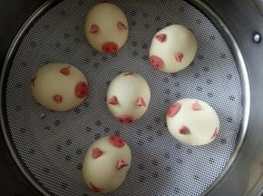 依次都做好后静置室温发酵30分钟后开水上锅蒸10-15分钟，蒸好后不要立即开盖，闷个5分钟再出锅