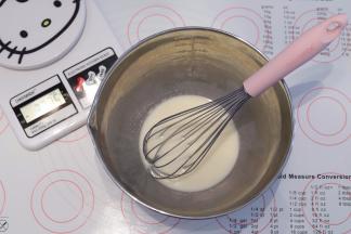 玉米油加牛奶混合乳化