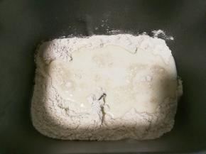 放入奶粉发酵粉混合液