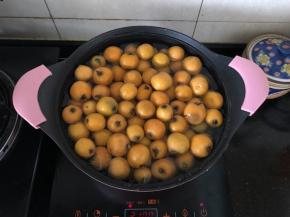 放入锅中加入适量清水大火煮开。