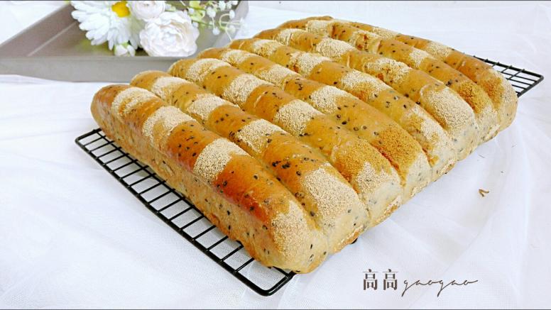 黑芝麻黄豆粉排包