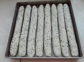 依次做好，放入烤盘中