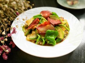 入盘上桌享用吧