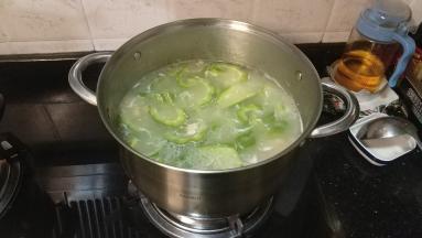 大火煮开后小火煮15分钟即可