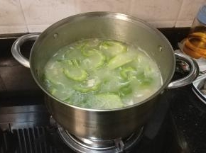 大火煮开后小火煮15分钟即可