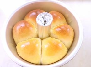 入烤箱烤20分钟，出炉拿出来降温