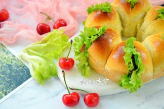 漂亮的花环面包就做好啦