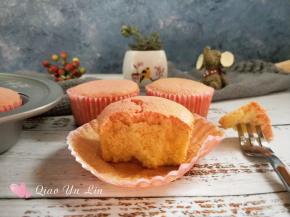 红龙果海绵纸杯蛋糕。