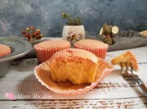 红龙果海绵纸杯蛋糕。