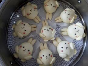 依次如此，放蒸屉盖湿布室温发酵30分钟，轻按慢慢回弹就可以了，千万不要发过了