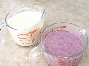 这样我们就得到两种颜色的芝士糊。