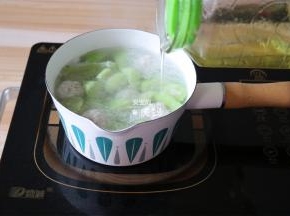 滴几滴玉米胚芽油；