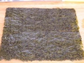 取一张大的紫菜