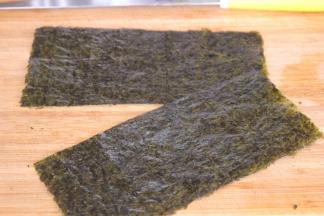 紫菜从中间切开