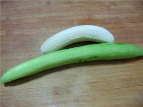 黄瓜和香蕉去皮