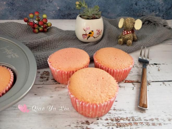 红龙果海绵纸杯蛋糕