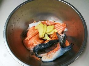 放入姜片