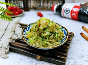 凉拌海蜇～夏天的最佳选择。