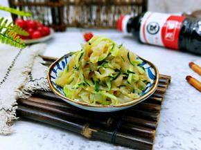 宝贝也喜欢又伊鲜原味酱油的味道，不咸特别鲜。