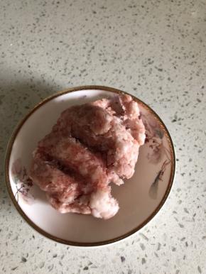 肉馅准备下锅
