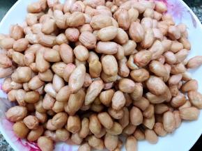 花生米淘洗干净