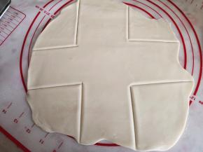 5.	用刮刀切成“井”字，