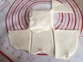 6.	一片一片折叠在中间的方块上，