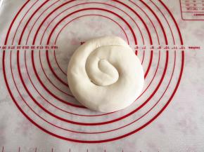 9.	最后再把卷好的卷盘起来，