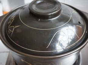 盖上锅盖煲1个小时