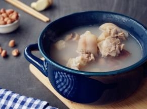 最后加盐调味即可盛出