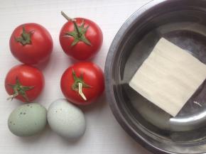 买回来的豆腐先用清水浸泡