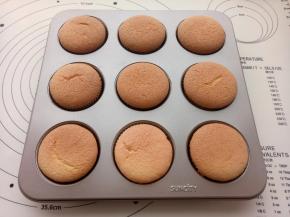 出炉放凉备用。