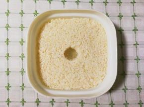 这是老酒酿，酒味大，可以烧酒酿鸡蛋，酒酿圆子