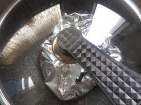 盖上盖子，调最小火烤10分钟即可。