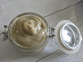 放入容器中，表面覆盖保鲜膜，放入冰箱，食用的时候取出即可。