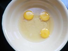 加入白糖和蜂蜜。