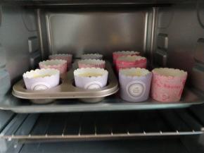 放入烤箱，上下火170烤20分钟，这个分量的食材一共烤了九个（有一个只有一点点）。