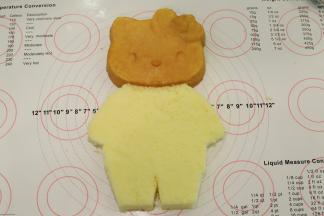 面包刀按图纸形状切好