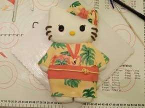 在做好腰封和蝴蝶结