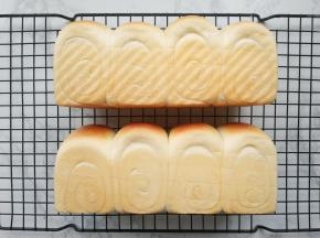 出炉后立即脱模晾凉。