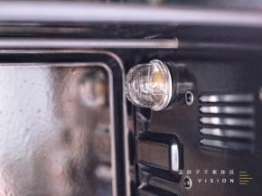 长帝炫彩CRTF32WBL烤箱配置了炉灯，在烘烤过程中可以随时观察食物的状态。想当初我第一台烤箱是没有炉灯的，每次想要看一下烤箱内食物烘烤的情况，总是需要打着手电筒，现在想起来，那场景很是尴尬。