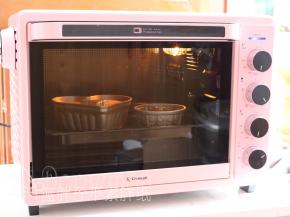 送入预热好的烤箱，上下火160℃，中层，烤30分钟。