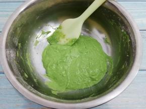 用刮刀搅拌均匀，没有干面粉为止