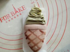 可以揉入果蔬粉做成不同颜色不同味道的冰激凌