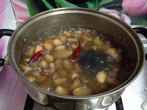 所有食材入锅，大火煮开