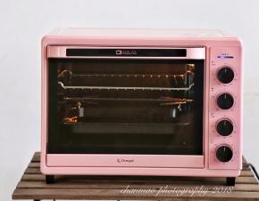 第一次使用烤箱要先调制上下管200度烤制半小时