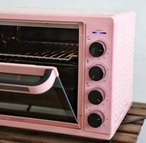 放凉后用湿布搽干净箱体即能使用