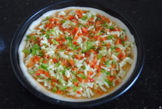 放上一半的彩椒粒