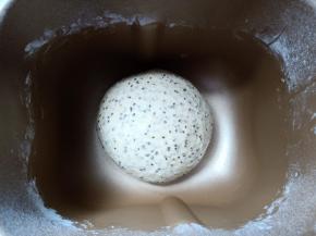 滚圆放在面包机发酵。